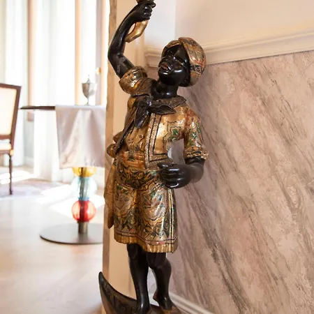 Hotell Palazzo Dei Mori 3*