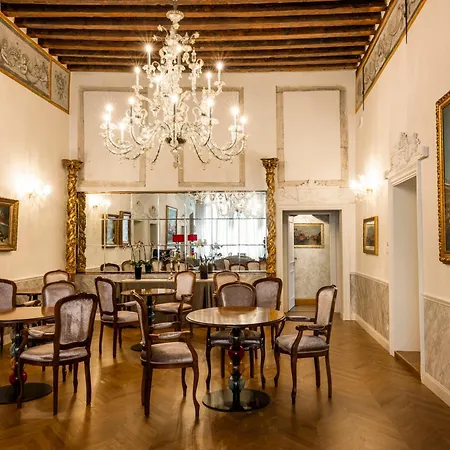 Palazzo Dei Mori 3*
